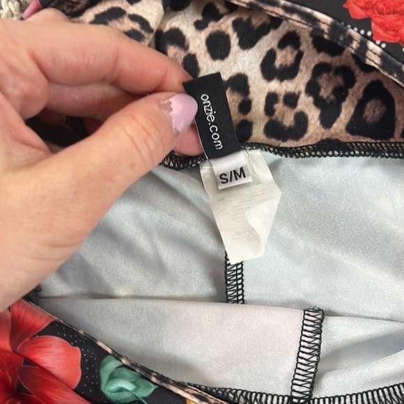 Onzie 7/8 Legging Floral Multi Colored Black Size Small Medium - Picture 9 of 12